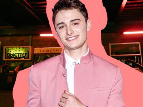 Stranger Things Star Noah Schnapp Comes Out As Gay Express Magazine