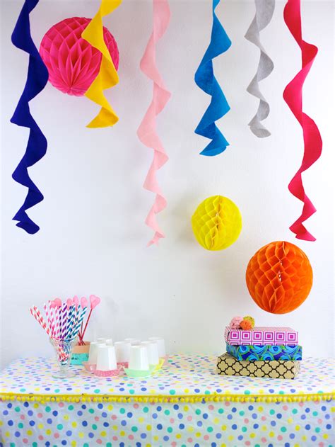 Easy DIY Party Streamers!