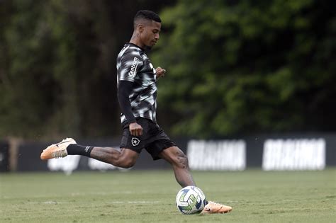 Botafogo Pode Ter Tchê Tchê No Ataque Contra O Corinthians