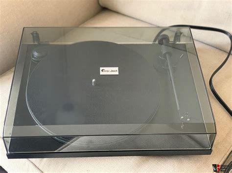 Pro Ject Primary Turntable With Pre Mounted Ortofon Om E Cartridge