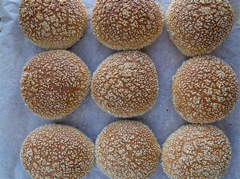 Recipe for homemade burger buns - The NORDIC way of making a burger