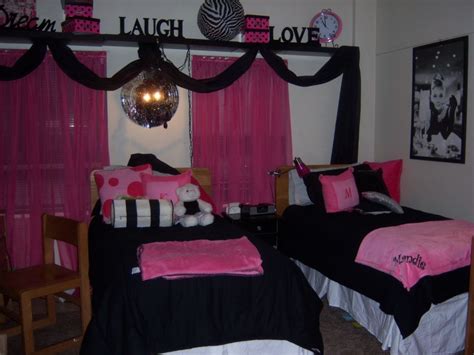 50 Stunning Black White And Purple Bedroom Ideas Vis Wed Hot Pink