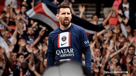 PSG fans send Lionel Messi NSFW message amid his desire to leave club