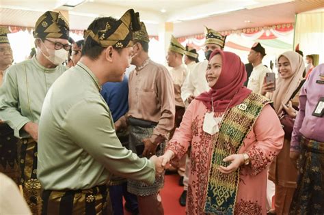 Bupati Kasmarni Ikuti Langsung Apel Hari Jadi Ke 65 Provinsi Riau