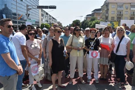 Тренчевска Владата ќе ја преиспита одлуката за спојување на двете