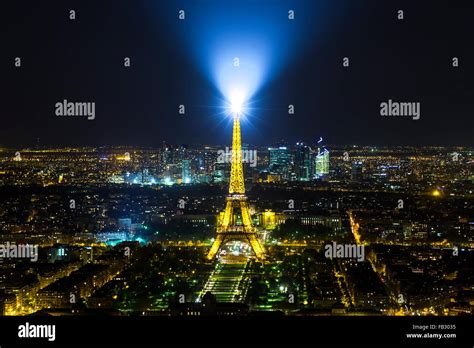 Paris skyline night hi-res stock photography and images - Alamy