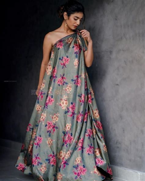 Mallu Babe Priya Prakash Varrier In An One Shoulder Designer Dress