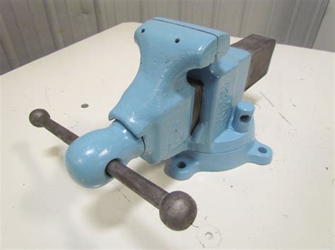 Yost 204 4 Jaw Machinist Bench Vise Swivel Base Opens To 7 Smooth