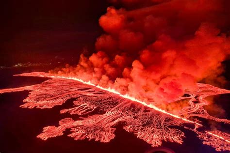 Iceland Volcano Live Footage Shows Lava Flowing Towards Grindavik In