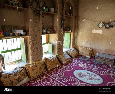 Mud house interior hi-res stock photography and images - Alamy