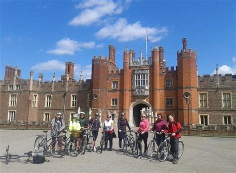 Hampton Court Palace Bike Tour From London 2024