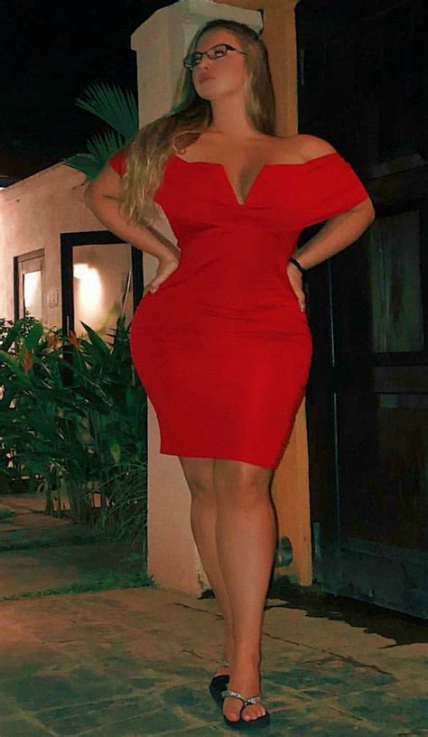 Pin By Louise On Ashley Alexiss Dress Plus Size Model Curvy Woman