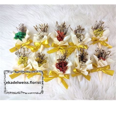 Jual Mini Buket Bunga Edelweiss And Dried Flower Shopee Indonesia