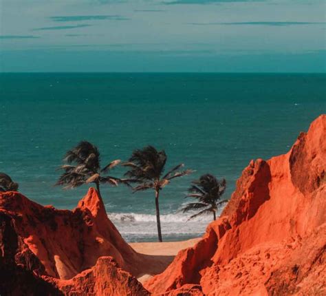 Praia de Morro Branco conheça uma das mais belas praias do Ceará