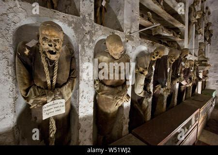 embalmed mummies, Catacombe dei Cappuccini, Palermo, Italy Stock Photo: 49963667 - Alamy