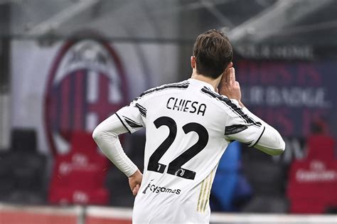 Chiesa Fa Volare La Juve A San Siro Milan Sconfitto 3 1 Lapresse