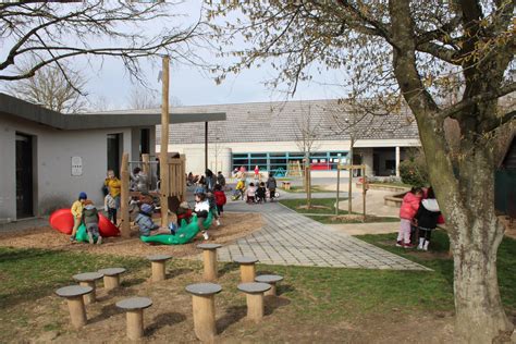 L école Jean Baptiste Corot inaugure sa nouvelle cour d école Magny