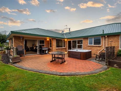 28 Silverstream Drive Mosgiel Dunedin City Houses For Sale Oneroof