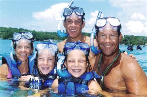 family snorkeling pictures | Donna Jones