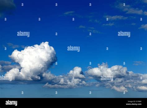 Clouds Hi Res Stock Photography And Images Alamy