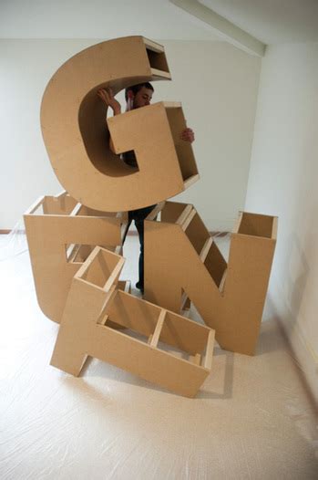 10 Amazing Typographic Sculptures