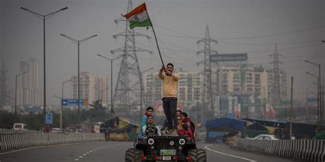 Indian Farmers End Yearlong Protest After Government Retreat - WSJ