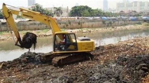 Pengerukan Sungai Jakarta Dimulai Di Cengkareng Dan Sunter