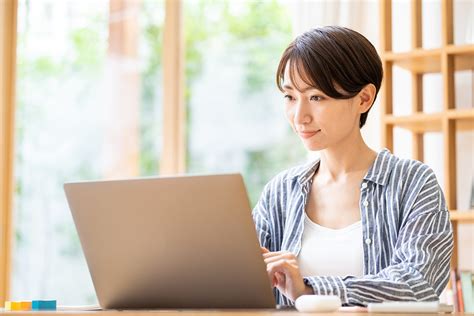 ウィズコロナの新しい形。オンラインで学べる生け花教室とは？ 【池坊公式】全国のいけばな教室検索サイト