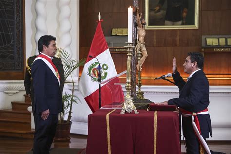 Presidente Pedro Castillo Toma Juramento Al Nuevo Ministro Del Interior