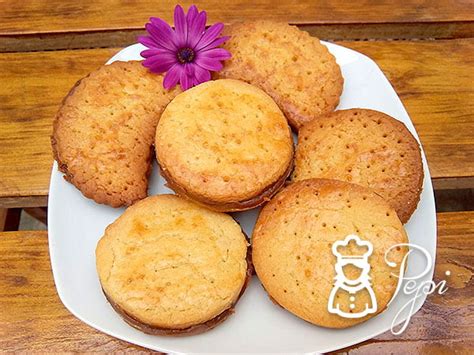 Galletas Rellenas De Crema De Cacao