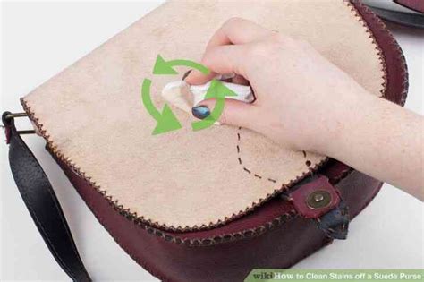 Comment Nettoyer les Taches sur un Sac à main en Daim