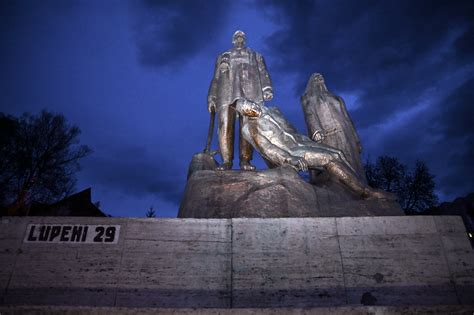 Primăria Municipiului LUPENI Foto