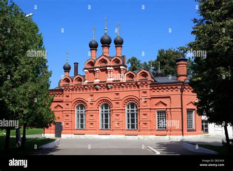 La Iglesia De Los Santos Pedro Y Pablo En El Memorial Park Kolomna