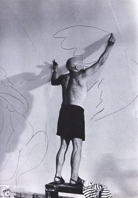 ARTISTS IN THEIR STUDIOS Picasso Drawing Picasso Art Famous Artists