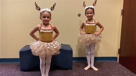 Luas Big Ballet Recital Day Christmas Show And The Reindeer Dance 5