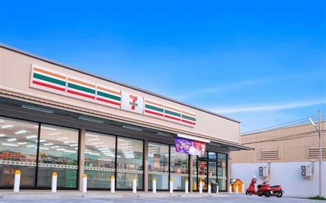 10,420 Convenience Store Exterior Royalty-Free Photos and Stock Images ...