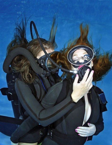 Pin By Juan Parra On Buceo Naval Scuba Diver Girls Diving Tank