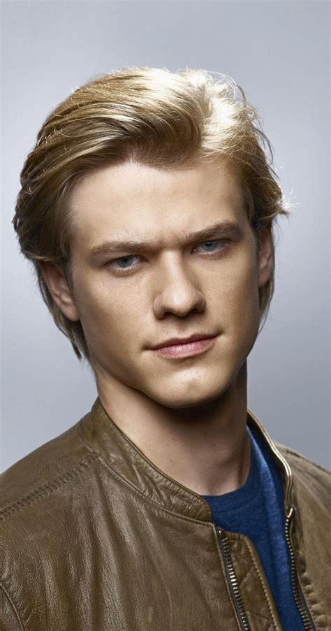 Karlos Franco Macgyver 2016 Cast Angus Macgyver Lucas Till Macgyver