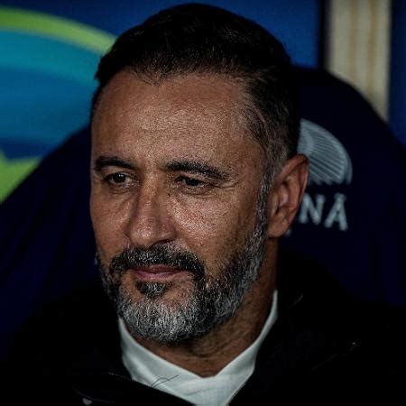 Ex Corinthians e Fla Vítor Pereira fecha time da Arábia Saudita