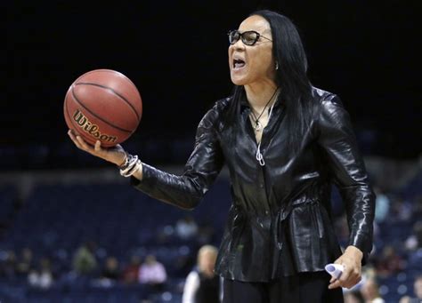 South Carolina Womens Basketball Coach Says Yes To Trans Athletes In