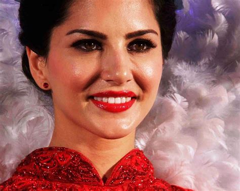 720p Free Download Beautiful Sunny Leone In Red Lips Background Mjzx2p Sunny Leone Full