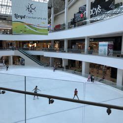 Lloyd Center Ice Rink - 21 Photos & 48 Reviews - Skating Rinks - 953 Lloyd Ctr, Broadway ...