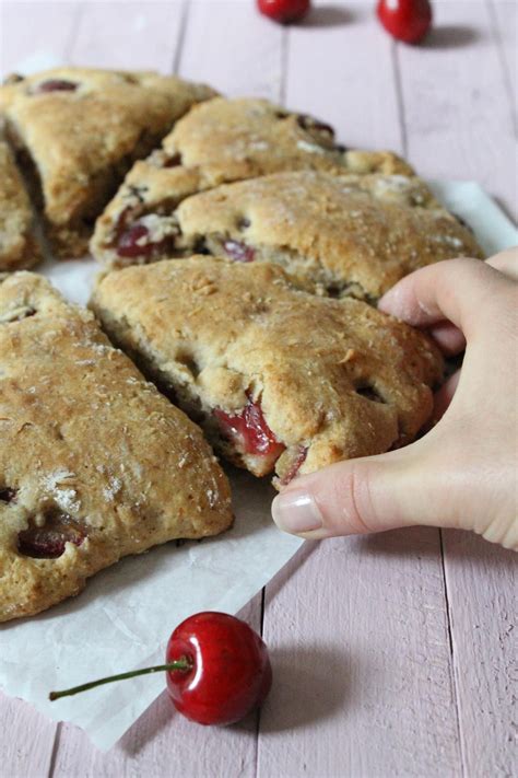 Very British: Cherry-Scones mit Schokolade…und Knicks | Lecker backen