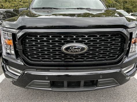 STX Grille On An XLT F150gen14 2021 Ford F 150 Tremor Raptor