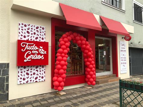 Marca gaúcha de produtos naturais Tudo em Grãos inaugura primeira