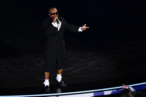 X Clowns Jermaine Dupri's Super Bowl Halftime Performance Outfit