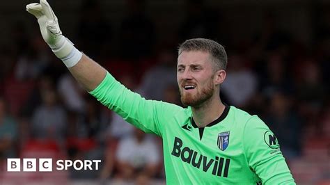 Jake Turner Gillingham Goalkeeper Signs New Contract Bbc Sport