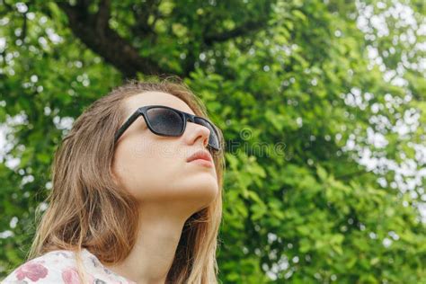 Girl In Sunglasses Rain Looking At The Sky Stock Image Image Of Fall Glasses 72900947