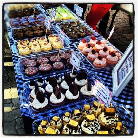 Amazing Cupcakes At The Markets Bake Sale Packaging Bake Sale Displays Bake Sale Treats