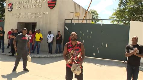 Torcedores Do Flamengo Fazem Protestos Pipoca No Ninhojogada